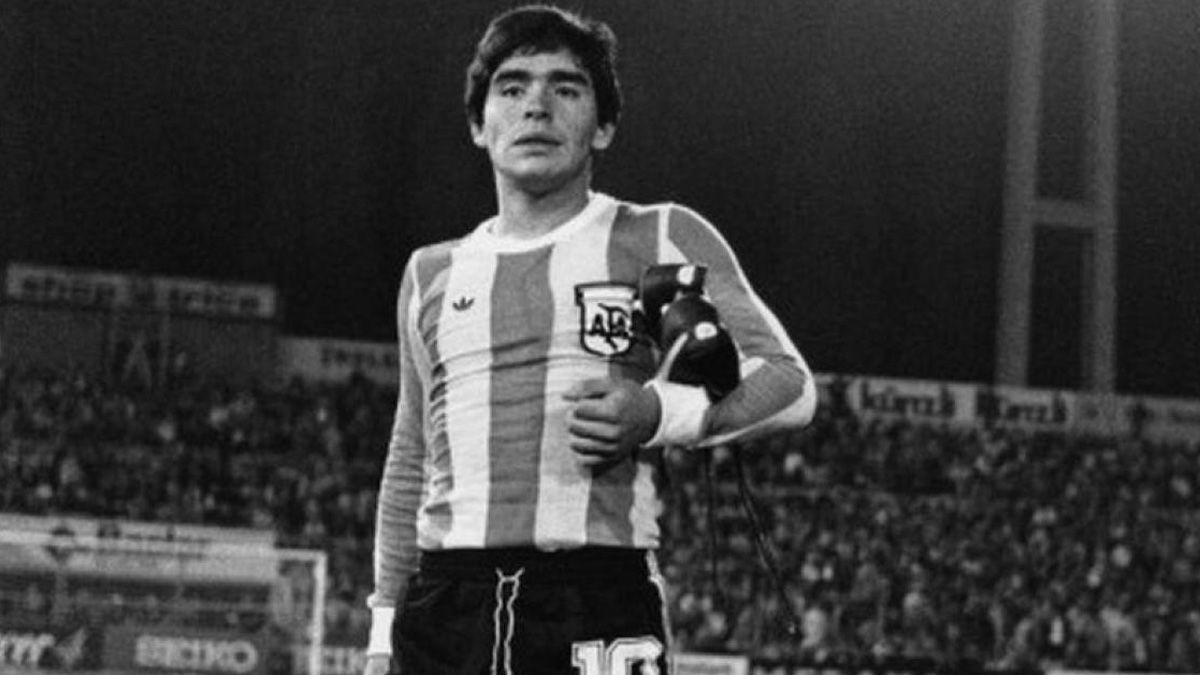 Tras ser campeón mundial juvenil en 1979 hizo el servicio militar.