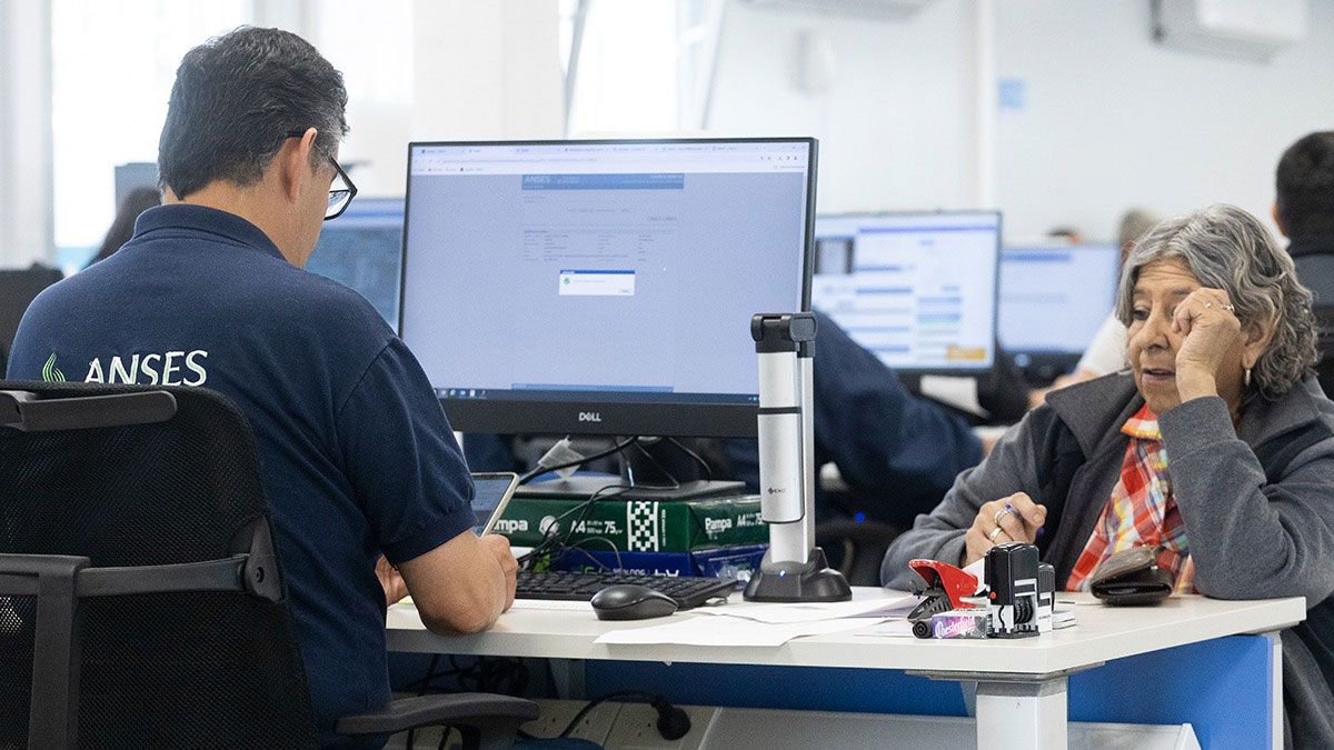 ANSES entregará varios pagos extras a AUH en diciembre 2023.