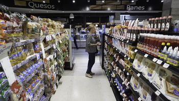Pulseada entre supermercados y la industria alimenticia para evitar la suba de precios en la góndola