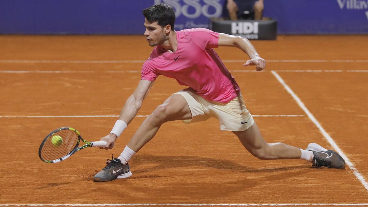 Carlos Alcaraz, favorito a ganar el Argentina Open, avanzó a cuartos de final.