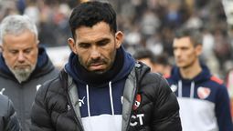 Carlitos, emocionado, se fue del Rojo.
