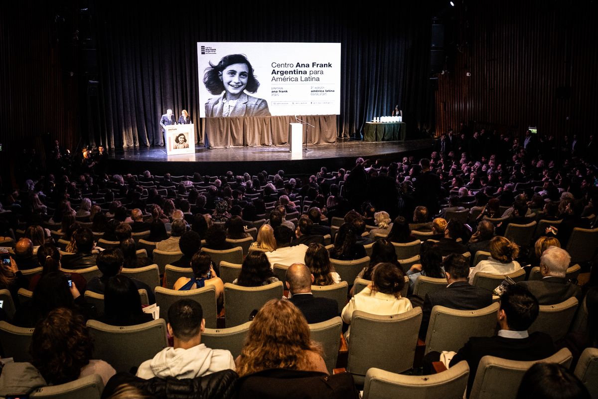 El presidente de Grupo América afirmó que "se vienen momentos muy difíciles" pero aseguró que "esto ya ha pasado en la historia de la humanidad, no es nuevo, y sabemos cómo termina". El presidente de Grupo América afirmó que "se vienen momentos muy difíciles" pero aseguró que "esto ya ha pasado en la historia de la humanidad, no es nuevo, y sabemos cómo termina".
