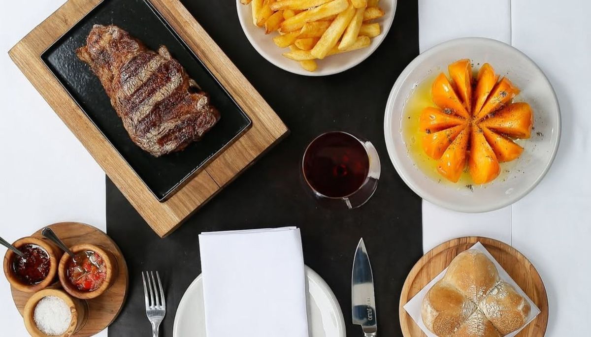 Don Julio es la parrilla número uno del mundo. Don Julio es la parrilla número uno del mundo.