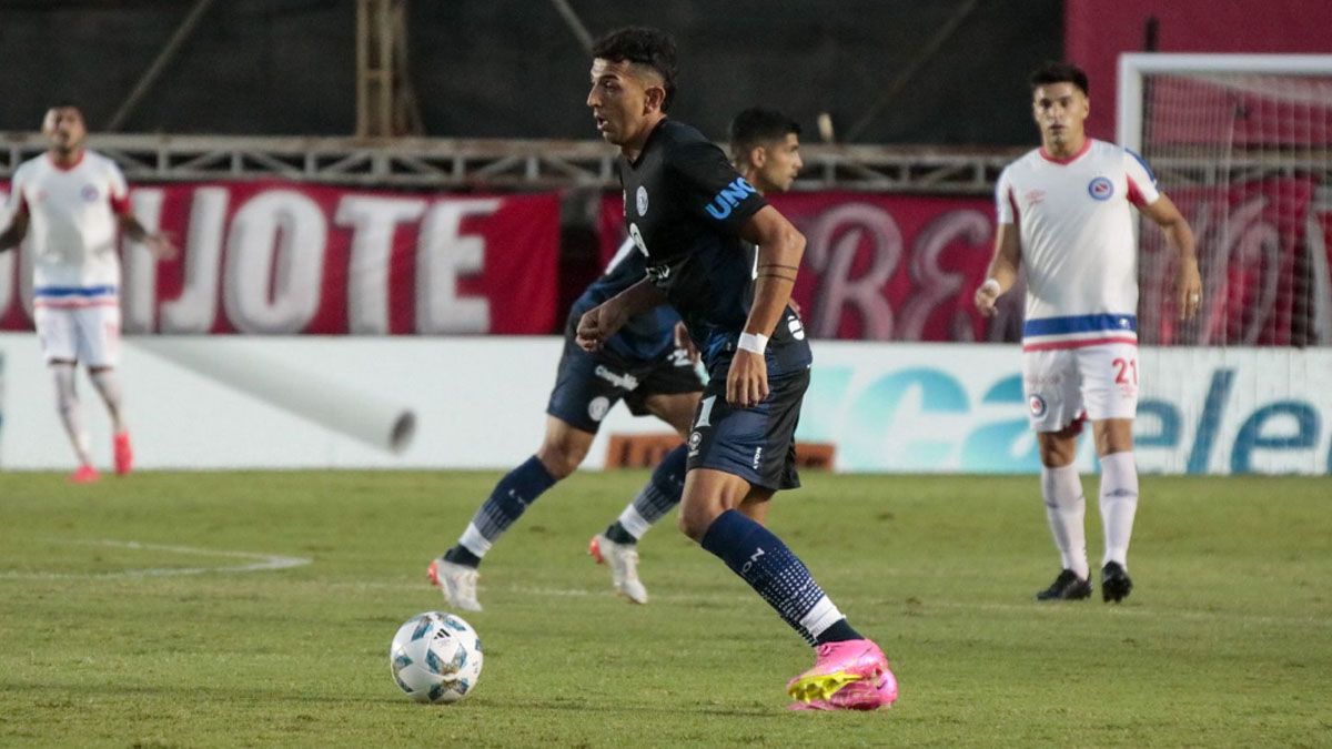 Independiente Rivadavia no pudo con Argentinos Juniors en La Paternal Independiente Rivadavia no pudo con Argentinos Juniors en La Paternal