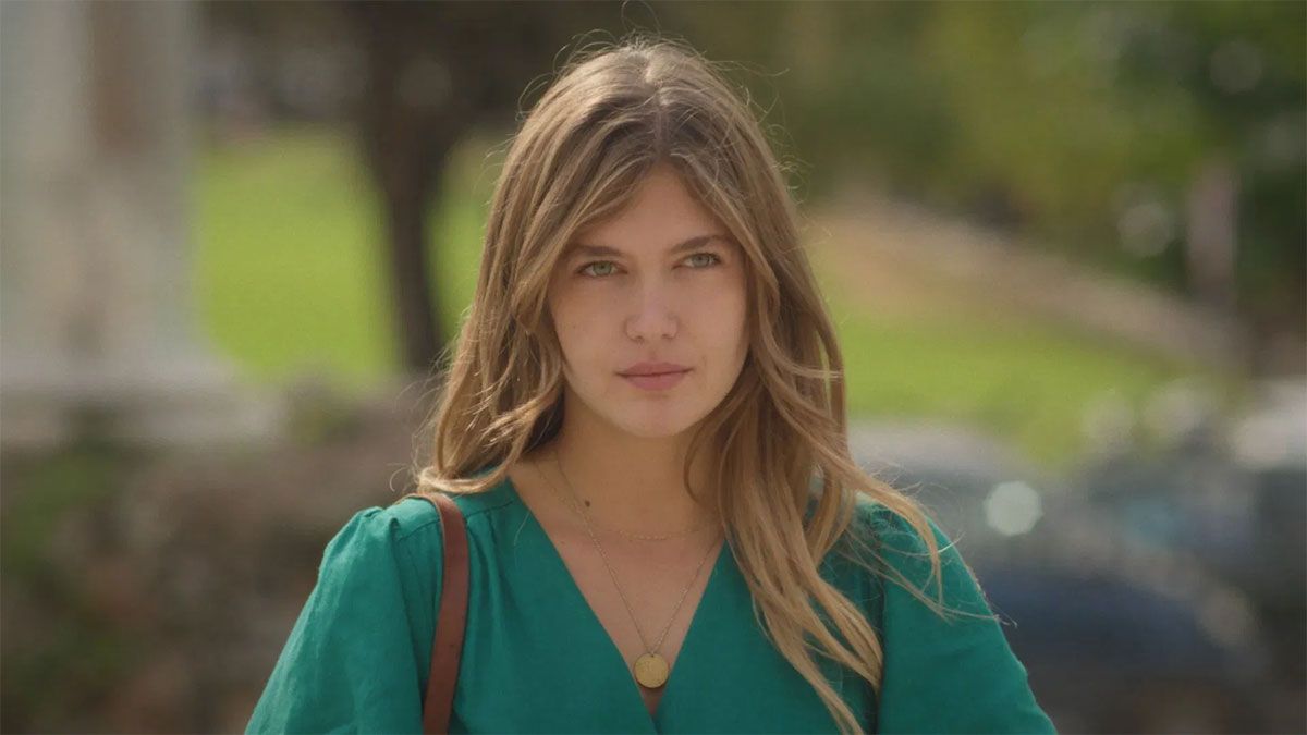 La actriz Klelia Andriolatou interpreta a Klelia en la película de Netflix.