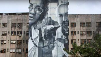 Catorce músicos famosos les cantaron Yo Vengo a Ofrecer mi Corazón a trabajadores de la salud