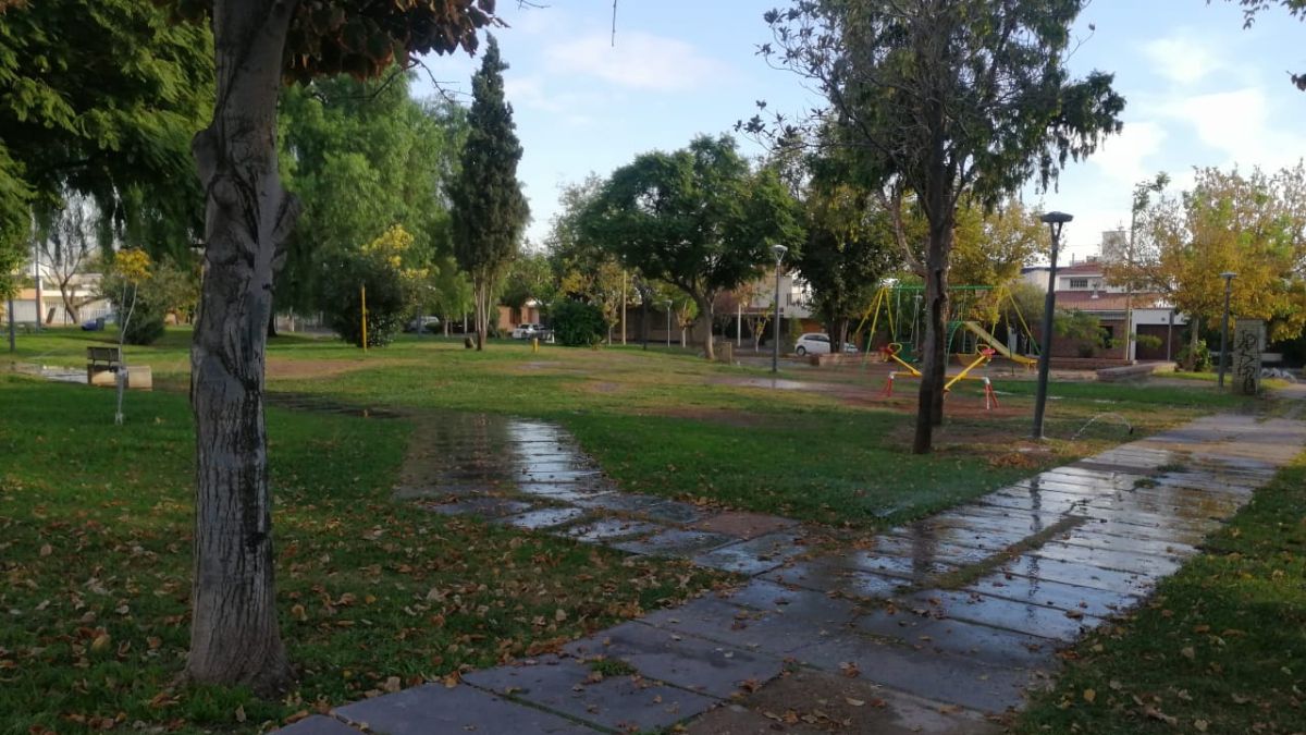 La plaza donde encontraron a la nena tras el robo en Guaymallén. Foto: Matías Pascualetti.