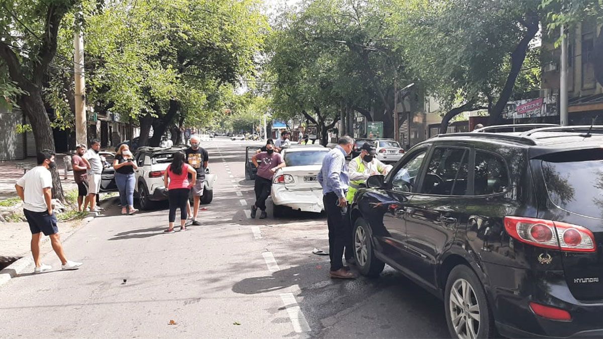 Un choque quíntuple sacudió la mañana mendocina y generó caos vehicular