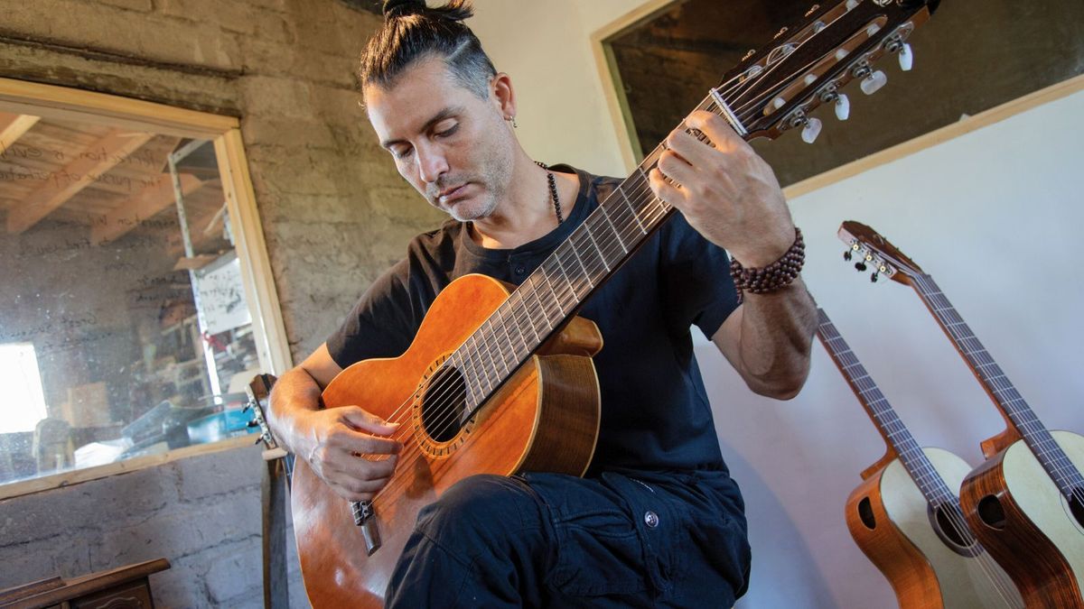 Sebastián Guevara sostuvo que todo el ensamble nació a partir de un diálogo entre amigos. Sebastián Guevara sostuvo que todo el ensamble nació a partir de un diálogo entre amigos.