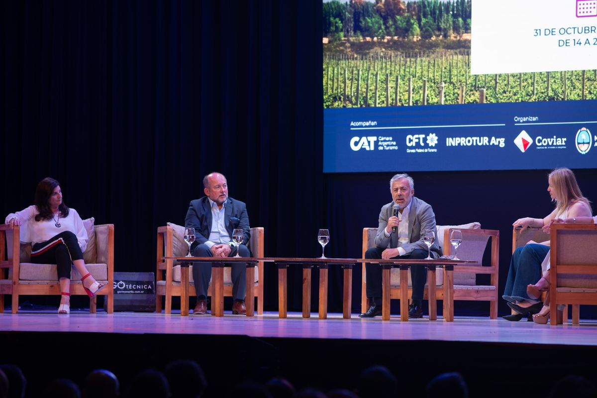 Cornejo destacó que el turismo del vino representa el 8% del empleo y apostó por su crecimiento