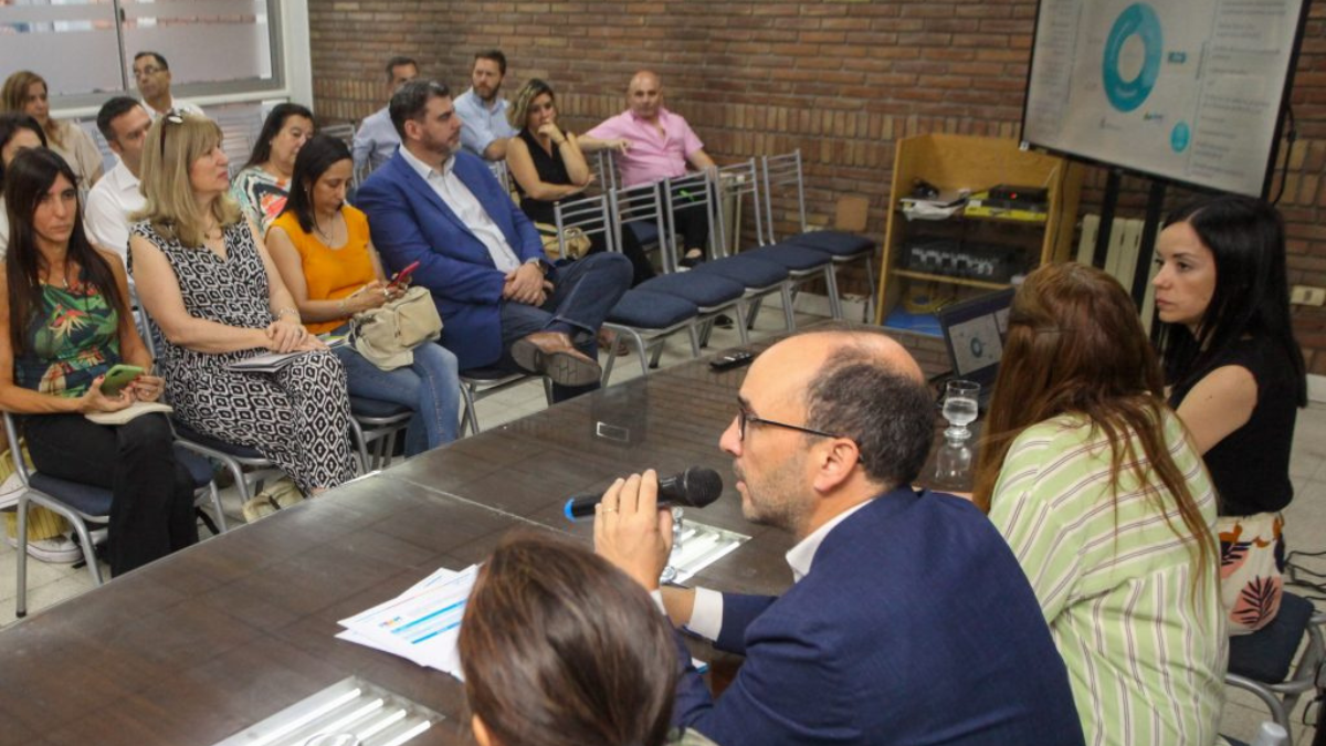 No está con firmado el calendario escolar 2024 pero no va a diferir mucho con lo ocurrido este año, explicó Thomas en la Legislatura. No está con firmado el calendario escolar 2024 pero no va a diferir mucho con lo ocurrido este año, explicó Thomas en la Legislatura.