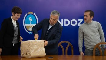 Alfredo Cornejo encabezó la apertura de sobres para la nueva Estación Transformadora Mendoza Norte Alfredo Cornejo encabezó la apertura de sobres para la nueva Estación Transformadora Mendoza Norte