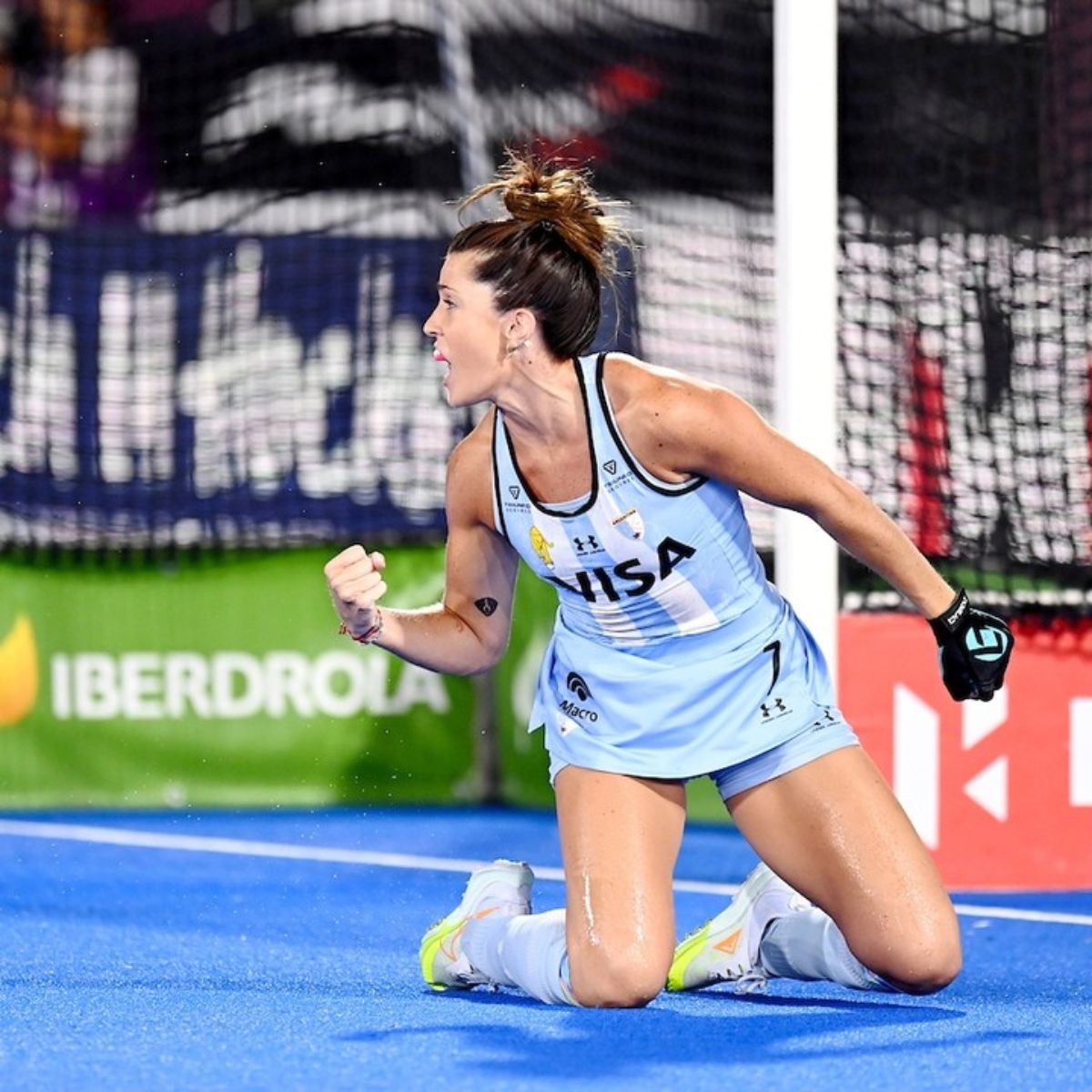 Agustina Albertario marcó un gol en el partido y otro en los penales