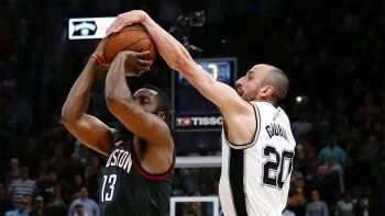 El tapón de Ginóbili fue superado por esta brutalidad de Lebron James