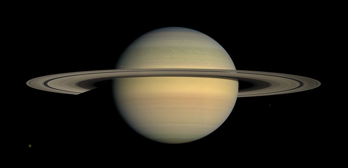 Saturno sufrió un impacto