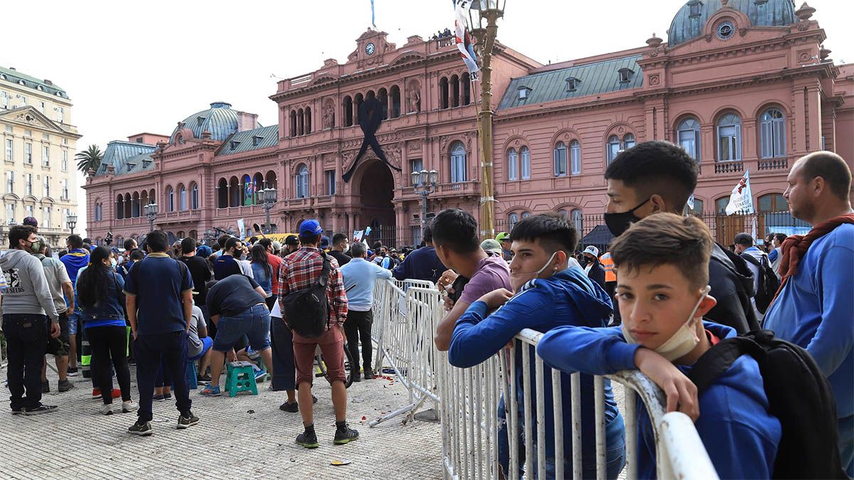 Nueve personas fueron detenidas en el velorio de Maradona