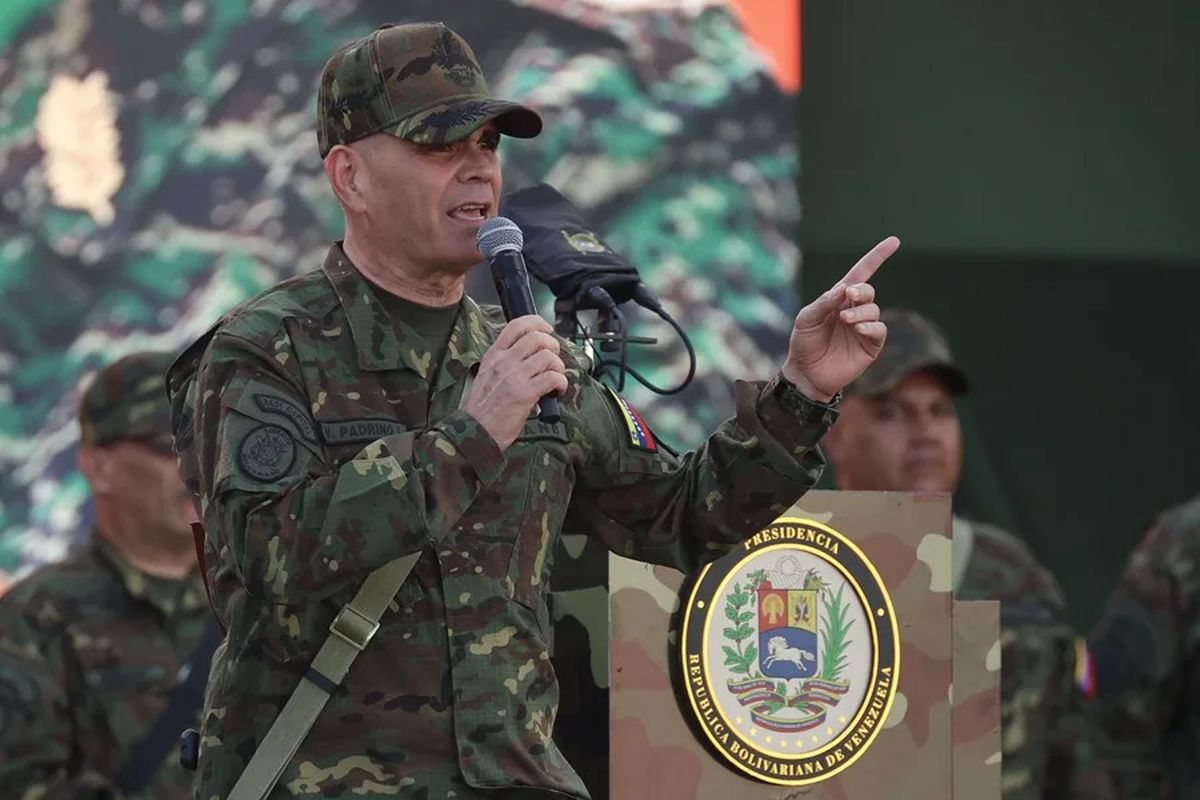 El ministro de Defensa de Venezuela, Vladimir Padrino López, durante un ejercicio militar en Caracas (Archivo). Crédito: EFE/ Miguel Gutiérrez. El ministro de Defensa de Venezuela, Vladimir Padrino López, durante un ejercicio militar en Caracas (Archivo). Crédito: EFE/ Miguel Gutiérrez.