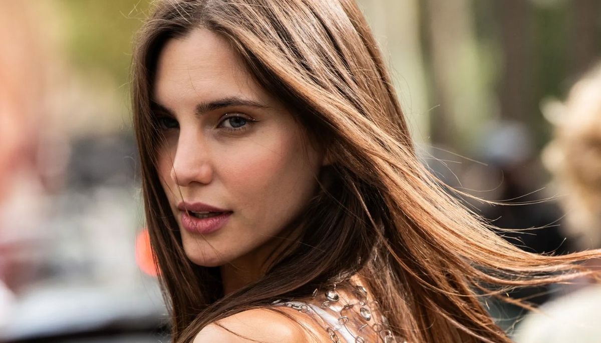 Macarena Achaga protagoniza la serie. Imagen: Prime Video.