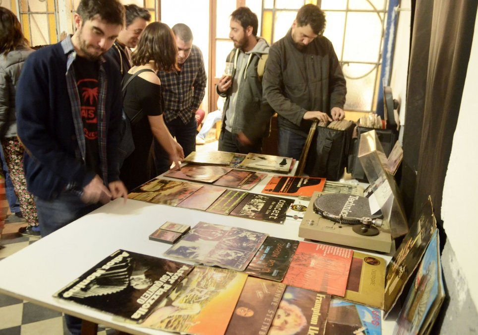 En el mundo del CD, los amantes del vinilo refuerzan su pasión