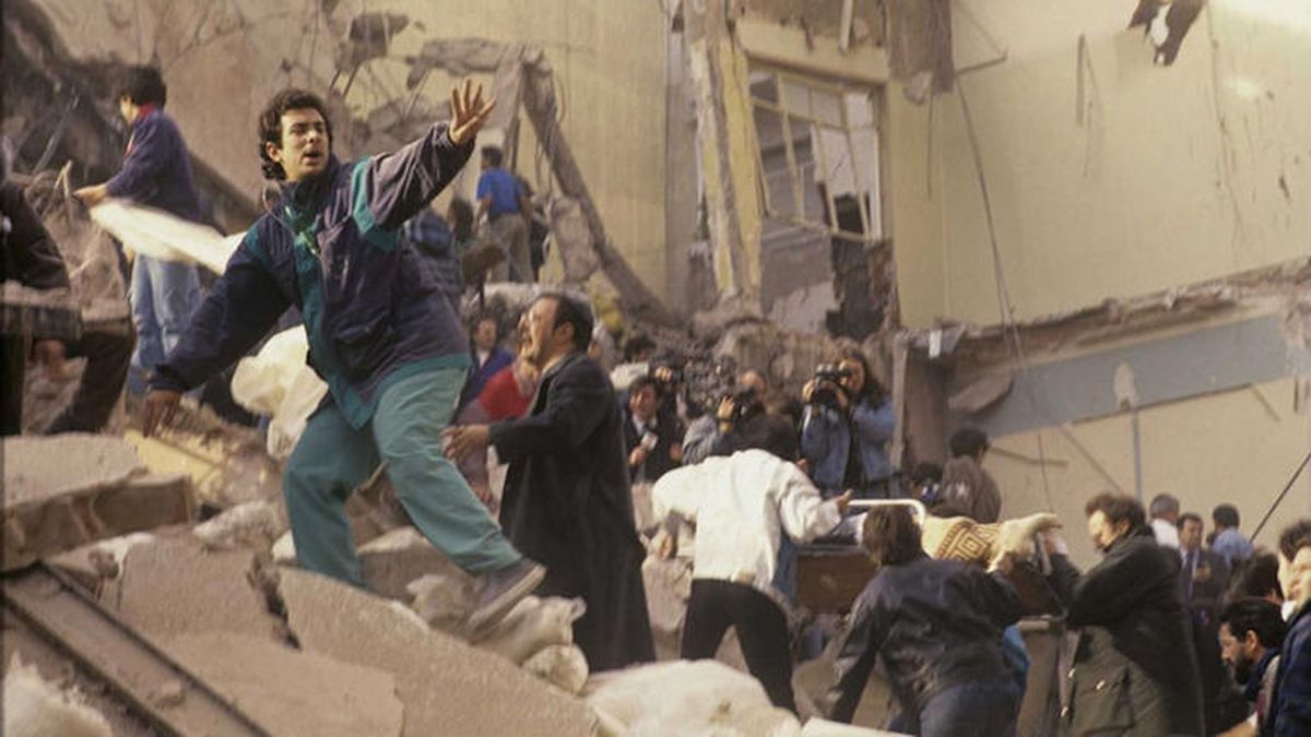 Se realizó el acto central por los 32 años del atentado a la AMIA con un fuerte reclamo contra la impunidad Se realizó el acto central por los 32 años del atentado a la AMIA con un fuerte reclamo contra la impunidad