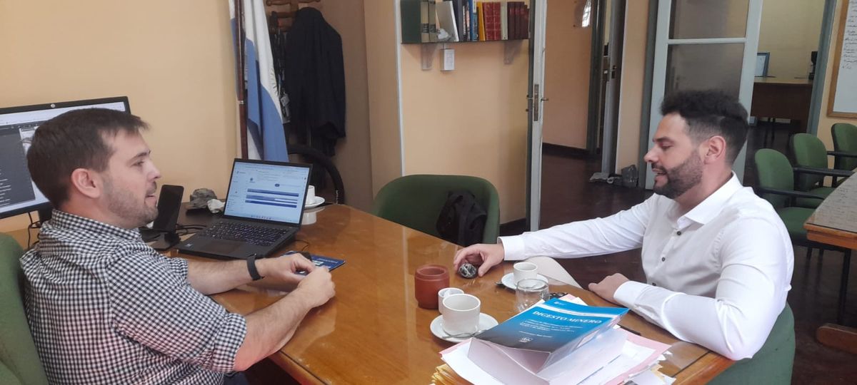 El director de Minería, Jerónimo Shantal y Leonardo Fernández, director de Protección Ambiental. Juntos conforman la autoridad minera. El director de Minería, Jerónimo Shantal y Leonardo Fernández, director de Protección Ambiental. Juntos conforman la autoridad minera.