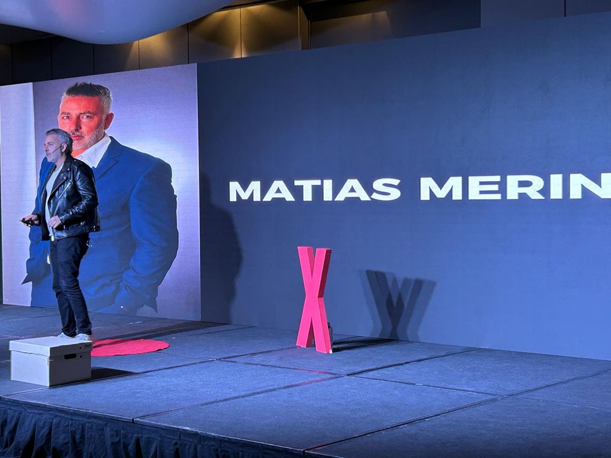 Merino fue invitado a participar como speaker en la charla TEDx Barrio San Nicolás Salón, en Buenos Aires. Merino fue invitado a participar como speaker en la charla TEDx Barrio San Nicolás Salón, en Buenos Aires.