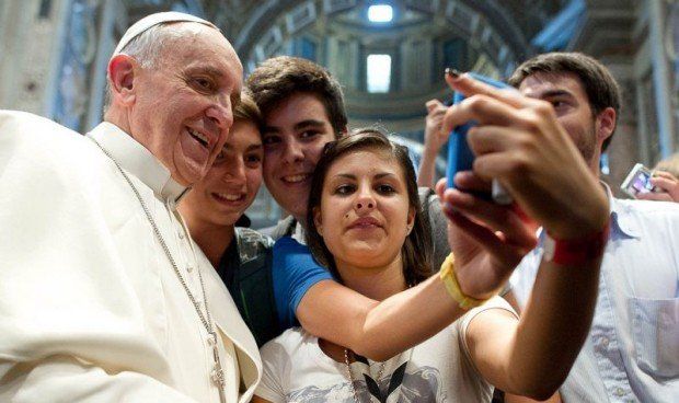 Aseguraron que las personas que se sacan autofotos sufren trastornos mentales