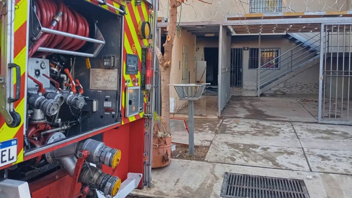 El incendio ocurrió en un departamento. Foto: Bomberos de Guaymallén.