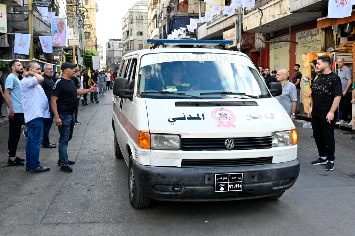 Las ambulacias entraban a los barrios del sur del Líbano luego de las detonaciones, donde Hezbollah tiene sedes. Crédito: EFE. Las ambulacias entraban a los barrios del sur del Líbano luego de las detonaciones, donde Hezbollah tiene sedes. Crédito: EFE.