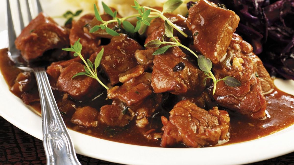 Comer carne de jabalí en diferentes preparaciones es habitual en zonas patagónicas como Bariloche. Comer carne de jabalí en diferentes preparaciones es habitual en zonas patagónicas como Bariloche.