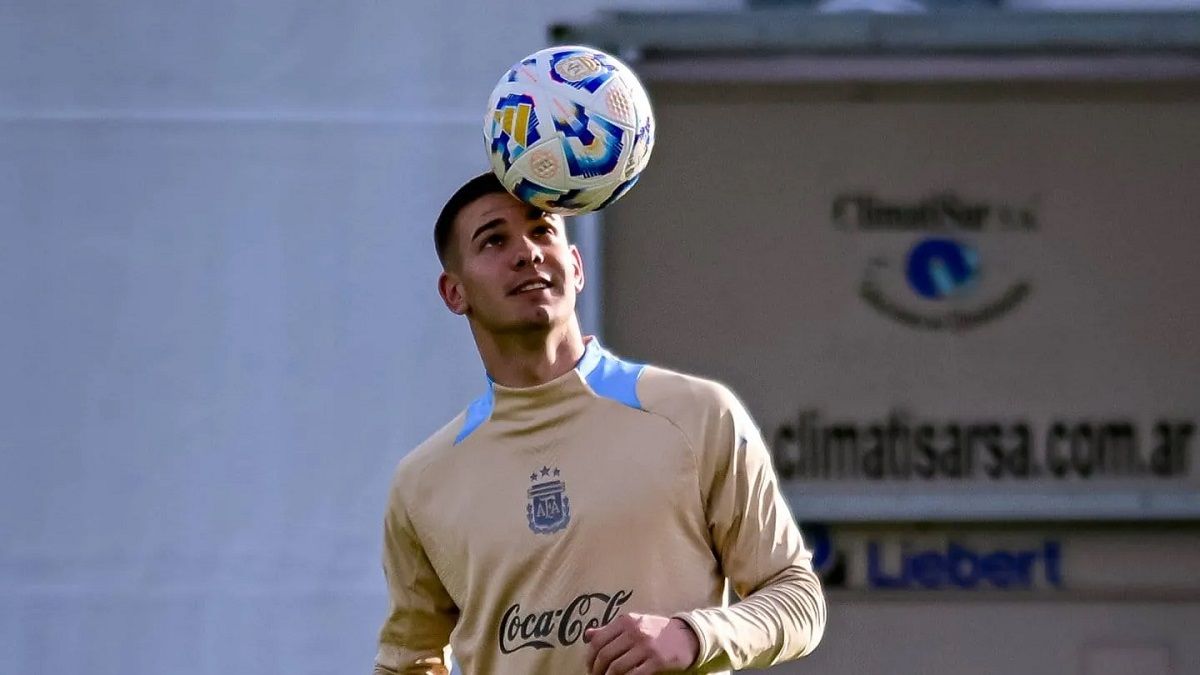 El joven de 17 años aguarda por su debut en la Albiceleste.