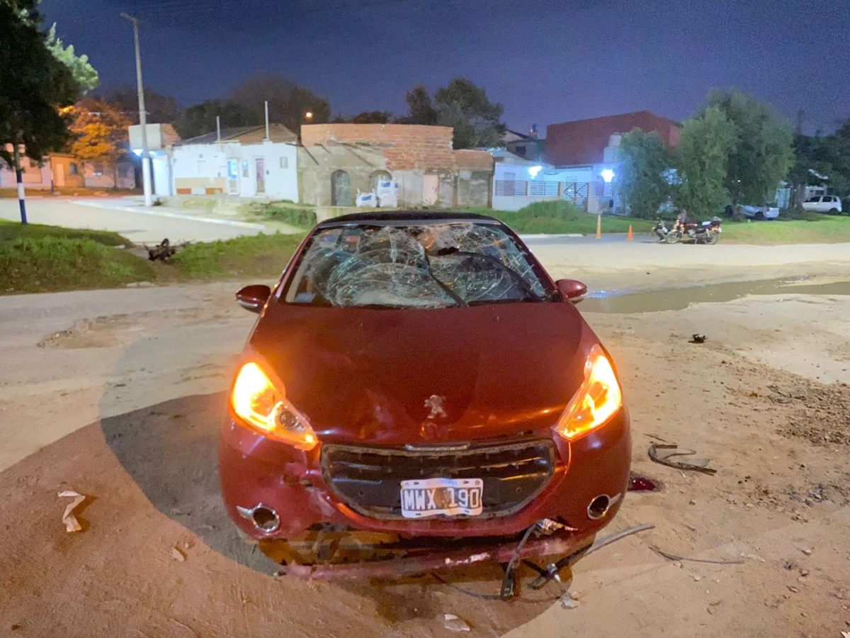 Un adolescente de 17 años sin licencia atropelló, arrastró y mató a un motociclista