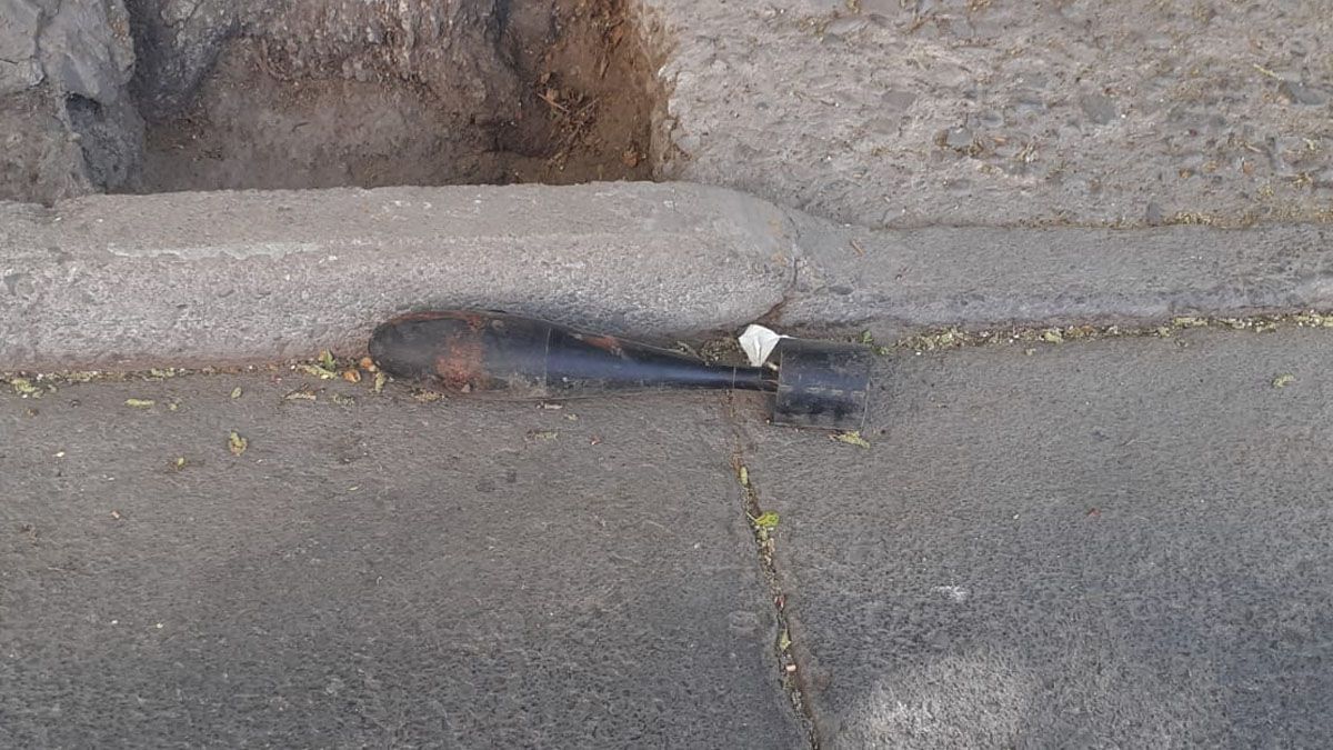 Hallaron una bomba aérea de marcaje inerte sin carga explosiva en pleno centro de Mendoza.