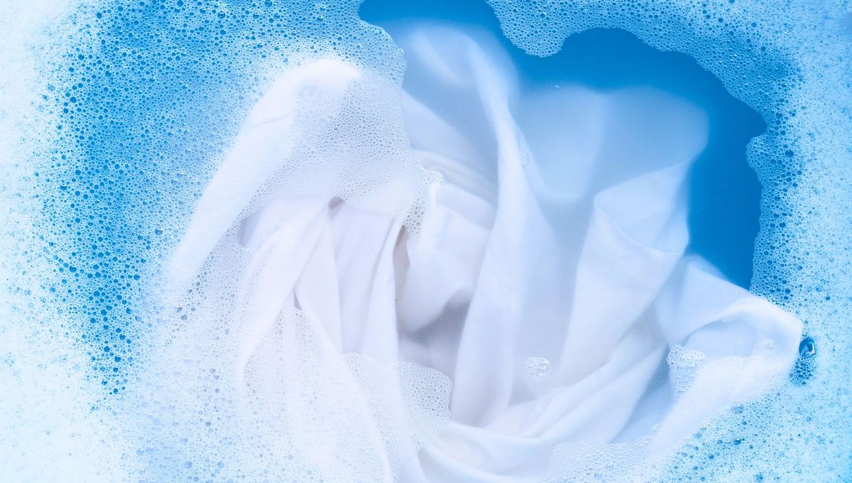 Puedes aplicar la leche a penas se manche la prenda o realizar un proceso de lavado completo para que sus efectos sean mayores Puedes aplicar la leche a penas se manche la prenda o realizar un proceso de lavado completo para que sus efectos sean mayores