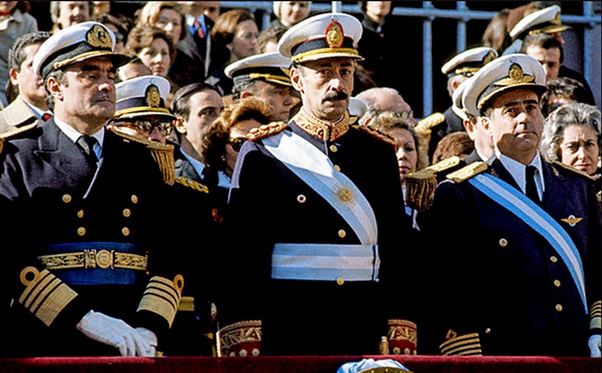 Emilio Massera, Jorge Videla, Orlando Agosti, los tres dictadores que comandaron el golpe del 24 de marzo de 1976. Emilio Massera, Jorge Videla, Orlando Agosti, los tres dictadores que comandaron el golpe del 24 de marzo de 1976.