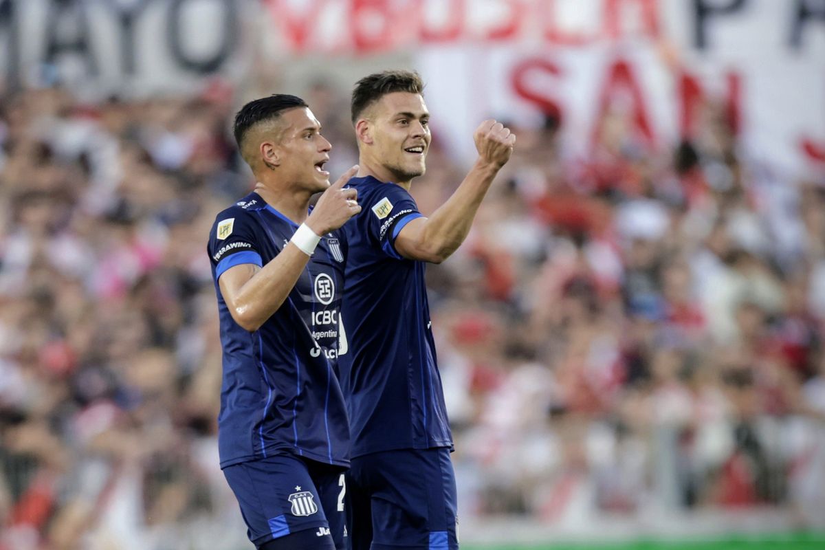 Federico Girotti aprovech&oacute; una mala salida desde el fondo de River Plate y puso en ventaja a talleres de C&oacute;rdoba.