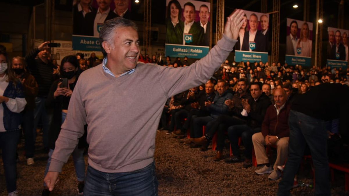 Alfredo Cornejo se fue a Buenos Aires a festejar el tgriunfo de Juntos por el Cambio.