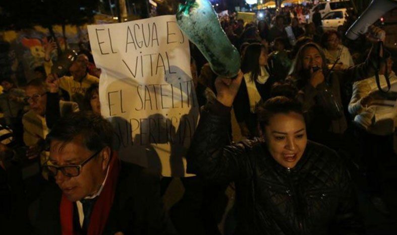 Se manifestaron contra Evo Morales por la falta de previsión ante la escasez de agua potable