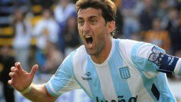 Diego Milito regresa al once de la Academia