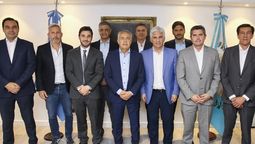 Gobernadores aliados de Juntos por el Cambio, con Cornejo al centro.