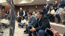 La jornada legislativa adquirió un fuerte peso simbólico y político debido a la presencia en el recinto del propio gobernador de San Juan, Marcelo Orrego, un hecho inusual que fue interpretado como una señal de respaldo absoluto a un proyecto que considera la columna vertebral de su gestión.