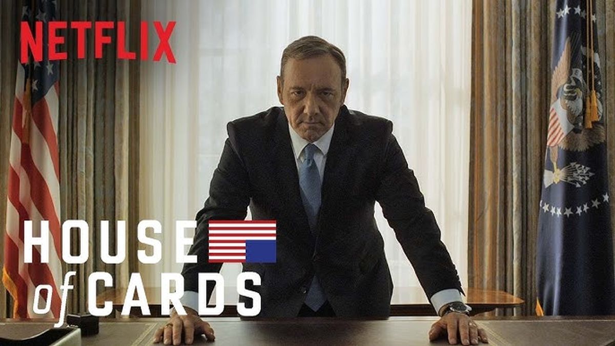 Con House of Cards, Netxflix descubrió una nueva forma de consumir series: ver todos los episodios de un tirón.