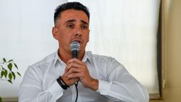 El intendente de Guaymallén, Marcos Calvente, celebró la decisión del Concejo Deliberante de recortar un 60% la cantidad de cargos políticos. El intendente de Guaymallén, Marcos Calvente, celebró la decisión del Concejo Deliberante de recortar un 60% la cantidad de cargos políticos.