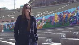 En su visita, Soledad Pastorutti visitó el teatro griego, recorrió las calles de la Ciudad de Mendoza y participó de una peña folclórica bajo una parra.