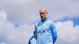 Guardiola en el entrenamiento del City.