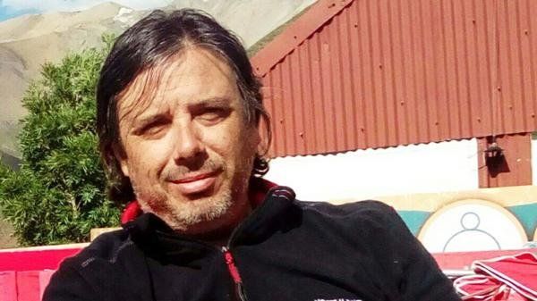 Una grúa de Buenos Aires se llevó un auto mal estacionado con un muerto adentro