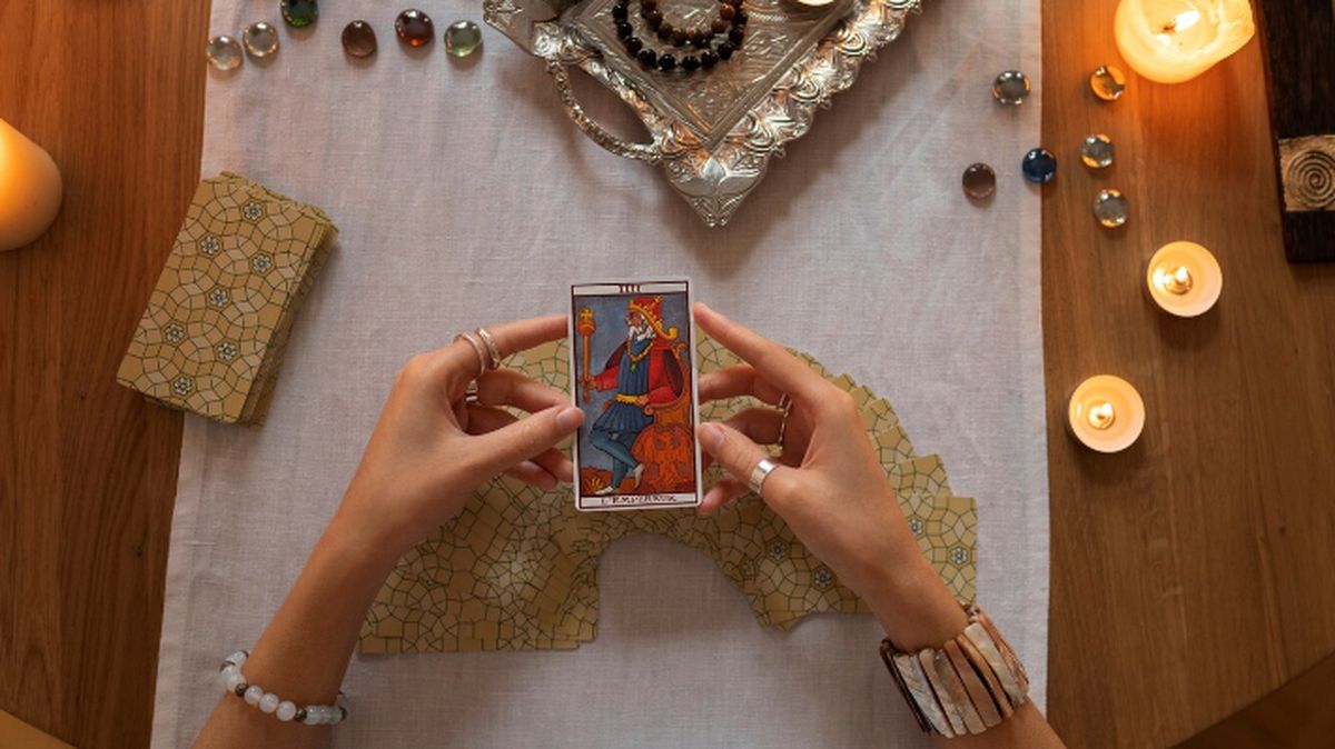 TAROT: descubre sus predicciones para hoy martes 24 de diciembre de 2024