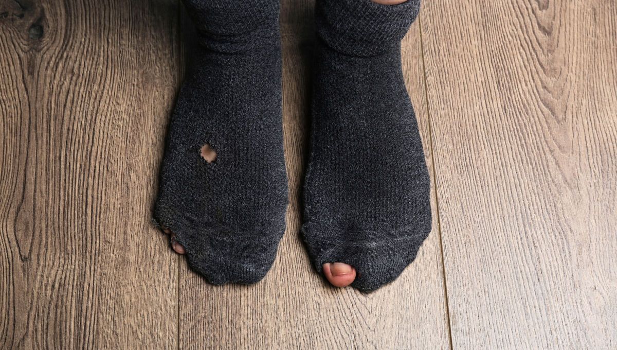 Si tenés medias rotas en tu placard, tenés un tesoro en casa: para qué sirven y cómo usarlas nuevamente