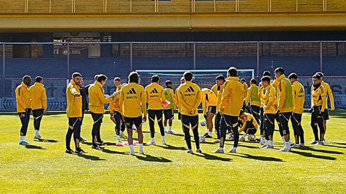 Boca se entrenó en La Bombonera.