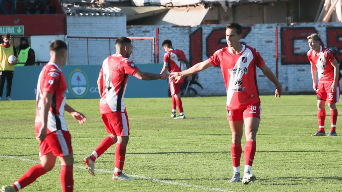 Bruno Nasta marcó el gol del empate ante San Martín de San Juan en el último minuto.